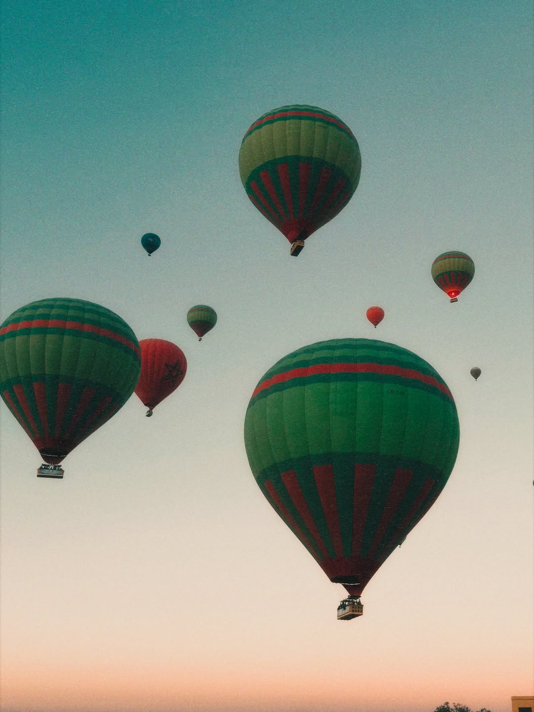 Vol en Montgolfière à Marrakech – Lever de Soleil & Expérience Luxe