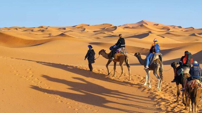Trekking à dos de chameau de 10 jours à Erg Chigaga au départ de Marrakech | Circuit dans le désert du Sahara marocain