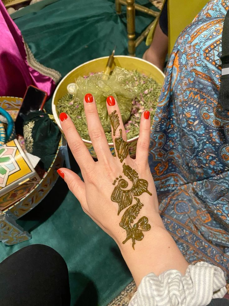 Henna Experience in Marrakech | Traditional Moroccan Tattooing & Cultural Activity